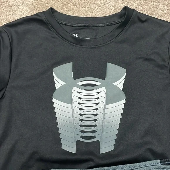 UNDER ARMOUR MATCHING SET - Picture 3 of 7